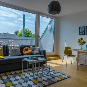 Maureen Lovely 2 Bedroom Unit With Community Pool Apartment Wien